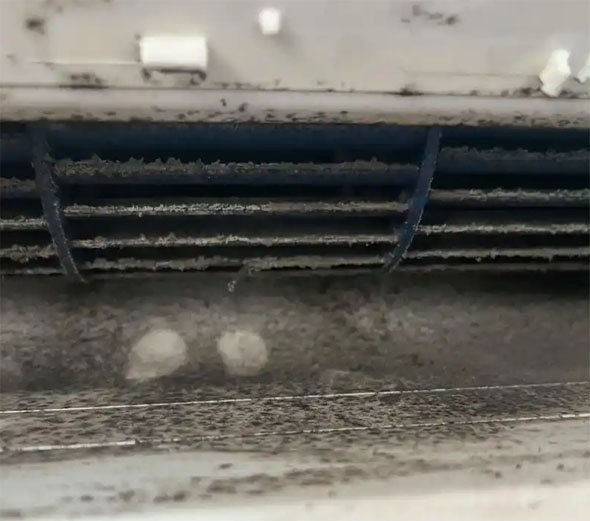 嵩县空调吹的风有股烧焦味是怎么回事